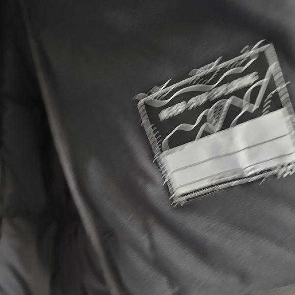 The North Face Black Puffer Jacket Kids 14/16 - Picture 9 of 11